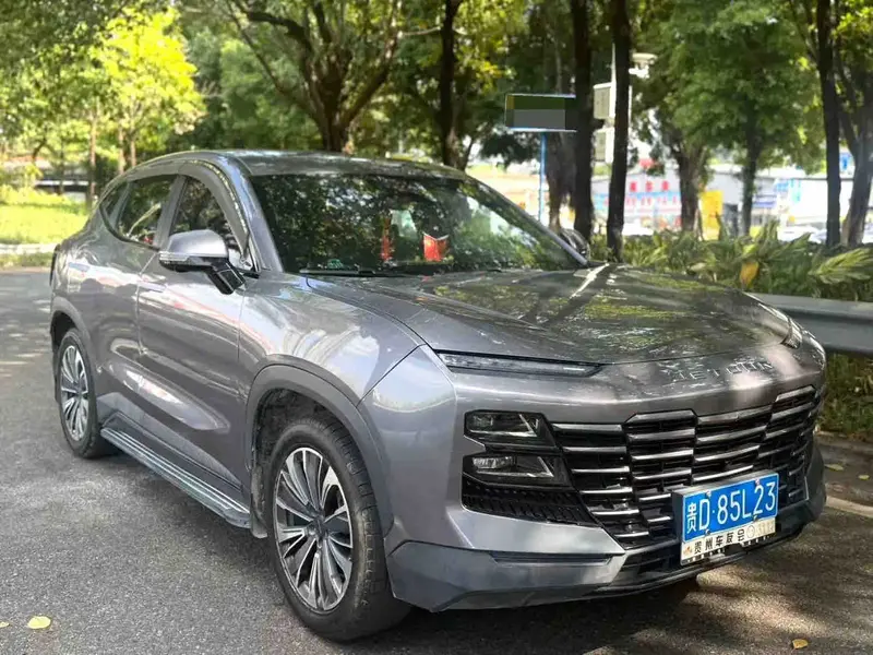 Vehicle photo 2