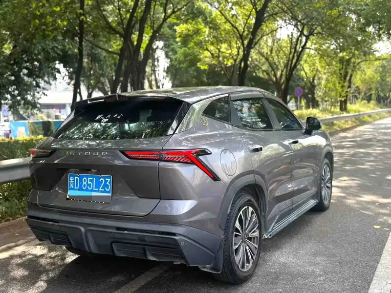 Vehicle photo 3