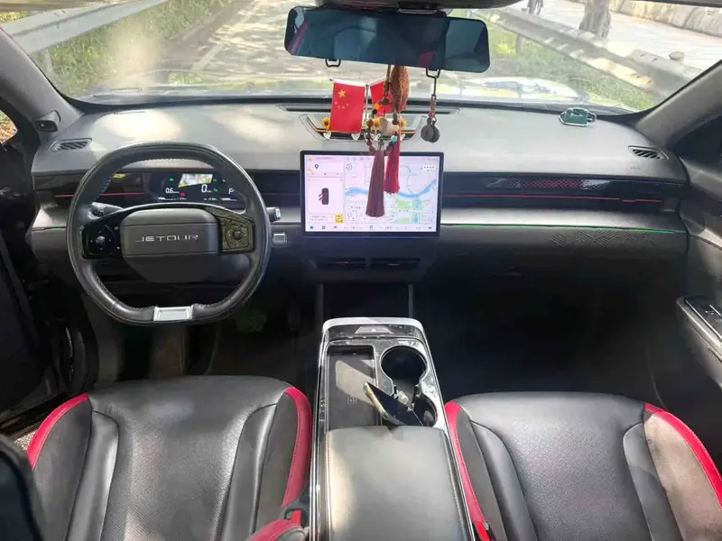 Vehicle photo 6
