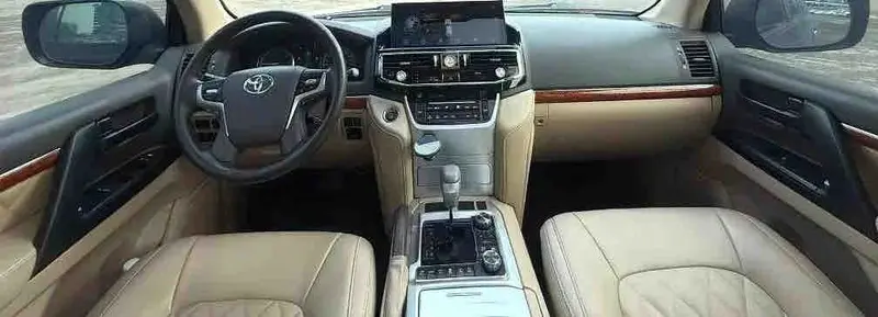 Vehicle photo 3