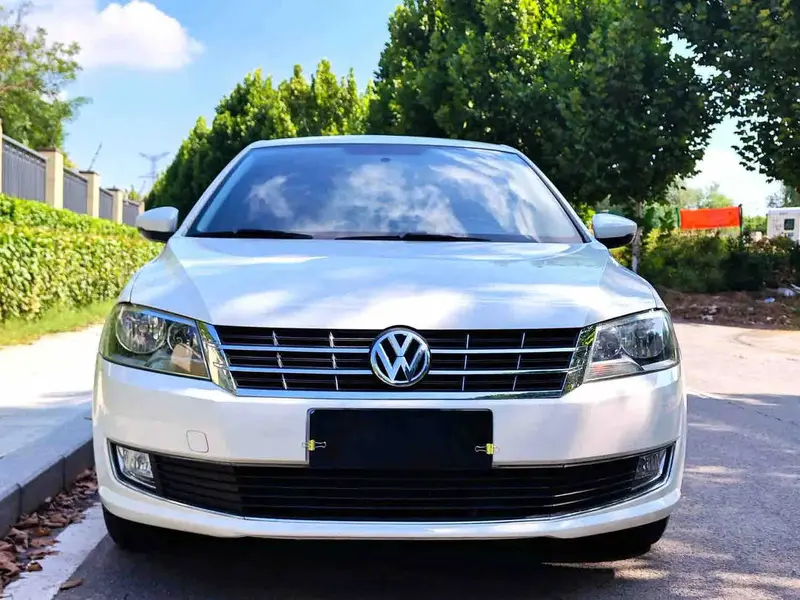 Vehicle photo 2