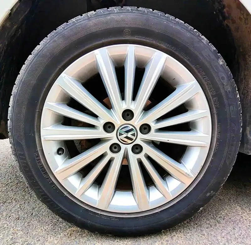 Vehicle photo 16