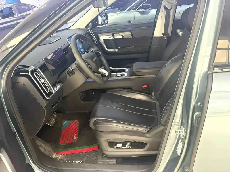 Vehicle photo 5