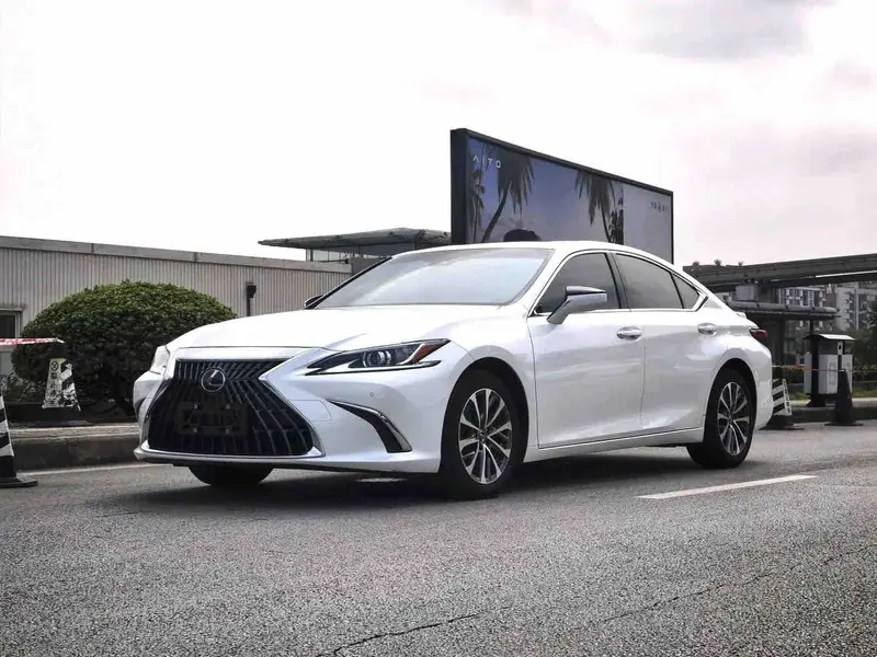 2022 Lexus ES 300h 2.5L Hybrid E-CVT