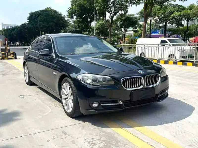 Vehicle photo 3