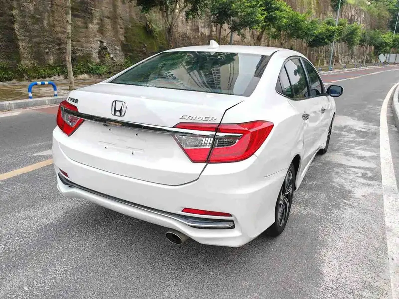 Vehicle photo 6