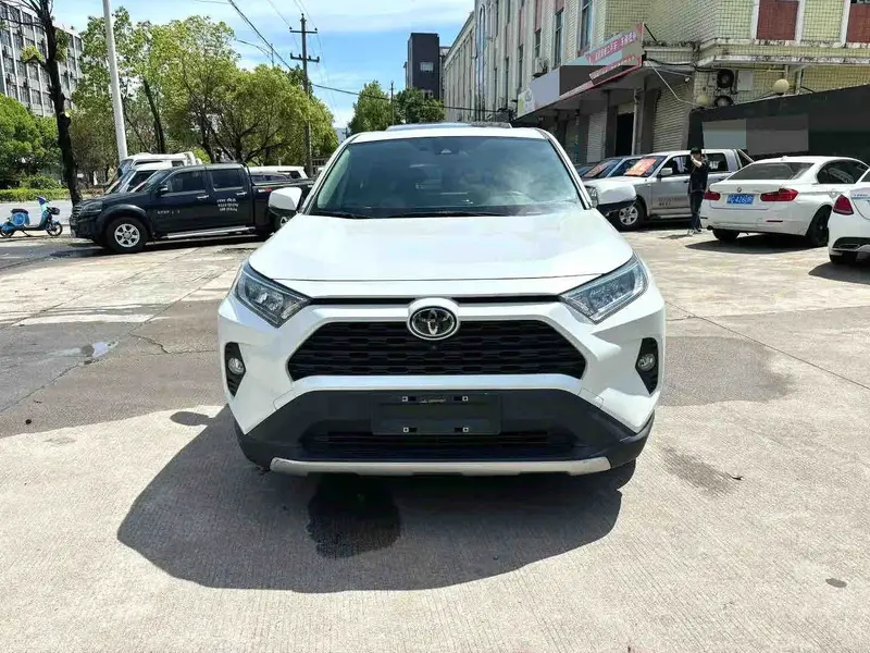 Vehicle photo 2