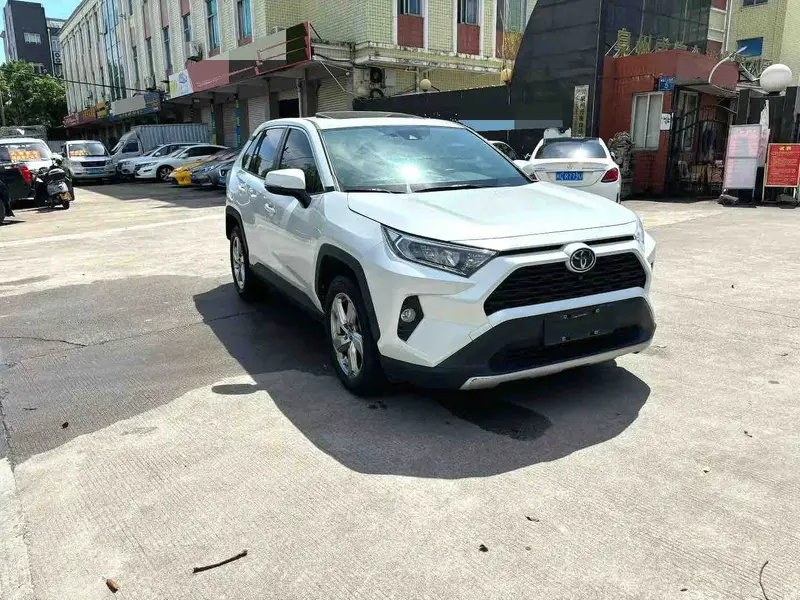 Vehicle photo 3
