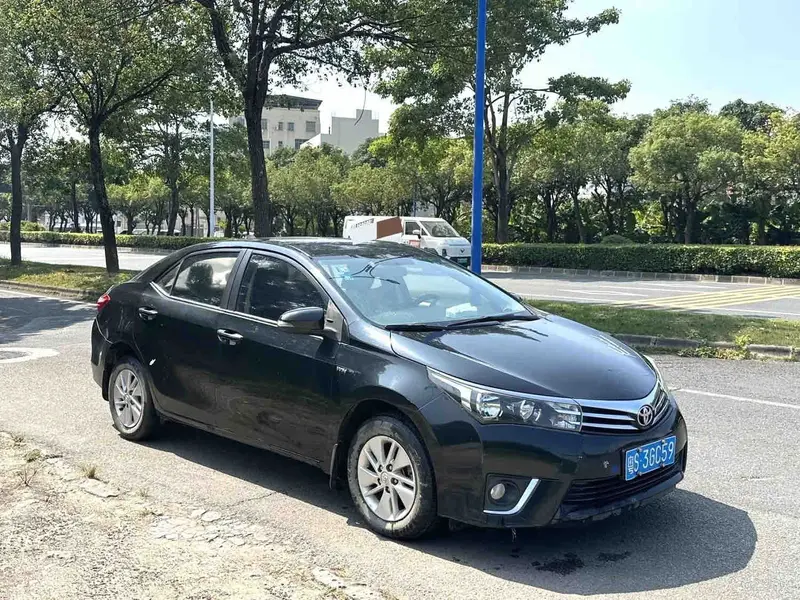 Vehicle photo 2