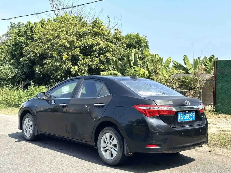 Vehicle photo 4