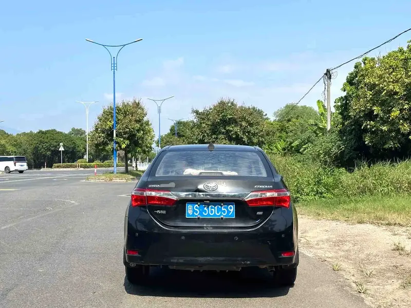 Vehicle photo 5