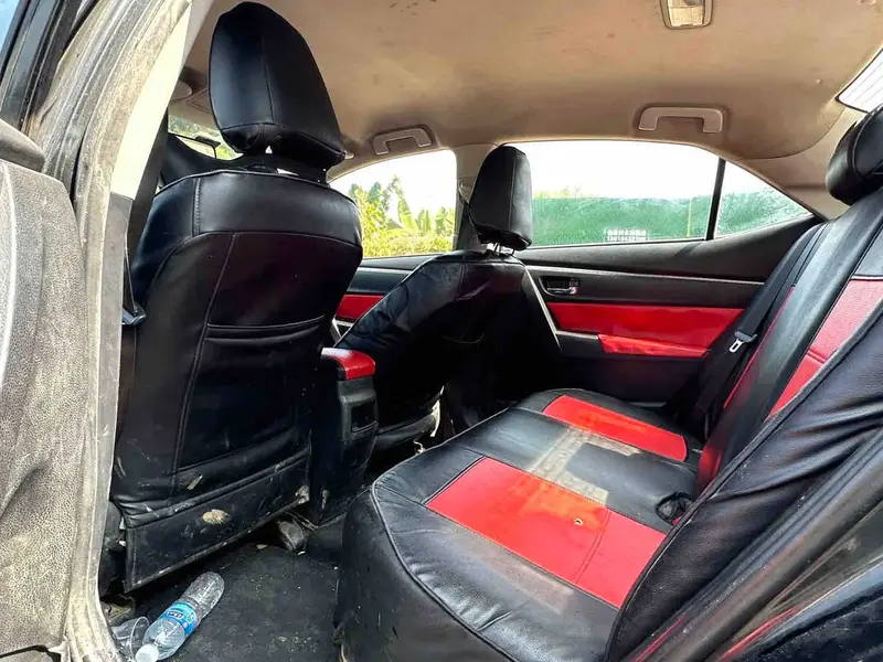 Vehicle photo 8