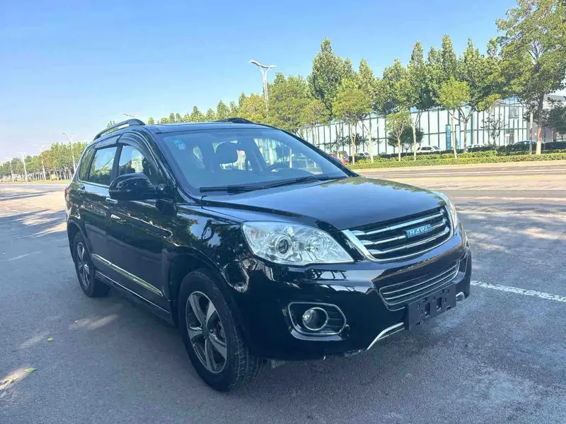Vehicle photo 2
