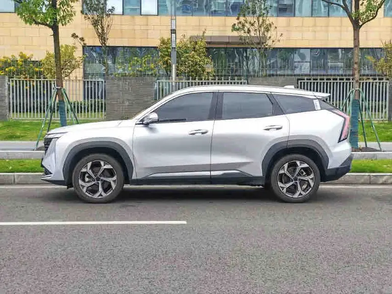 Vehicle photo 4