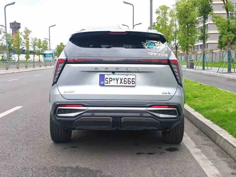 Vehicle photo 5