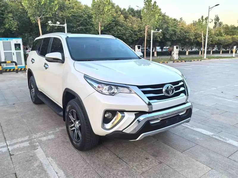 Vehicle photo 2