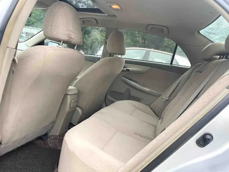 Vehicle photo 6