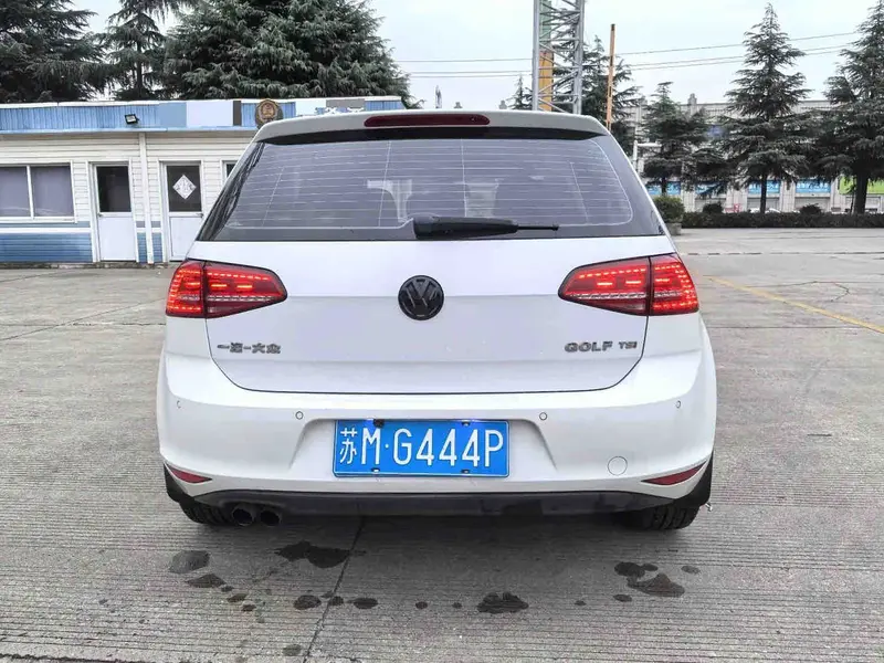 Vehicle photo 5