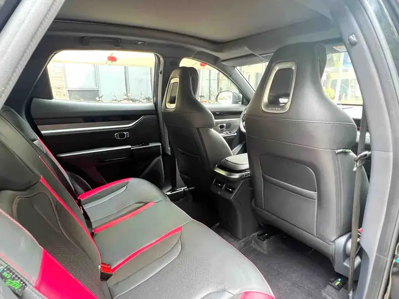 Vehicle photo 3