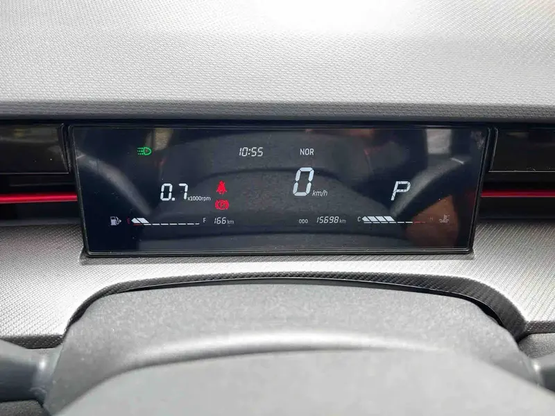 Vehicle photo 4
