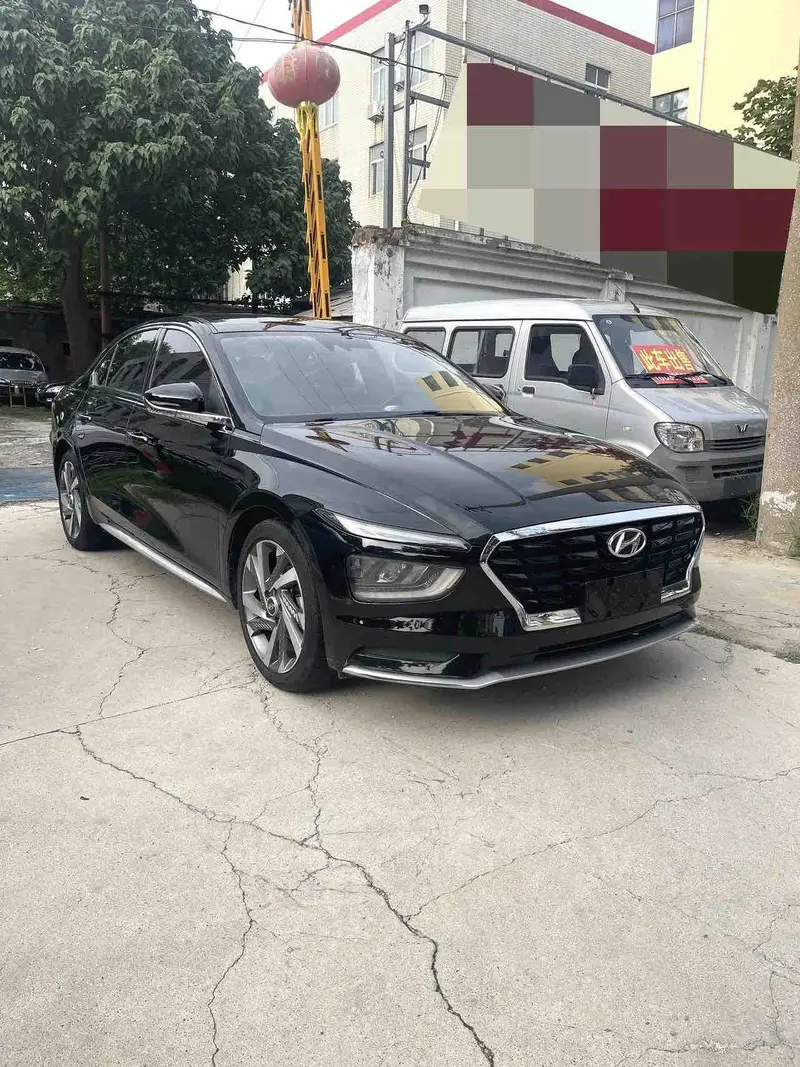 Vehicle photo 3