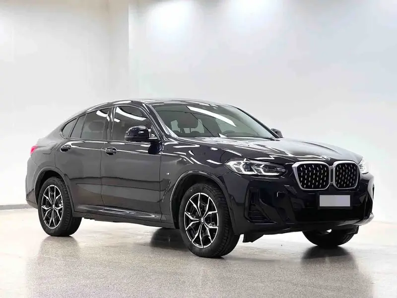 Vehicle photo 5