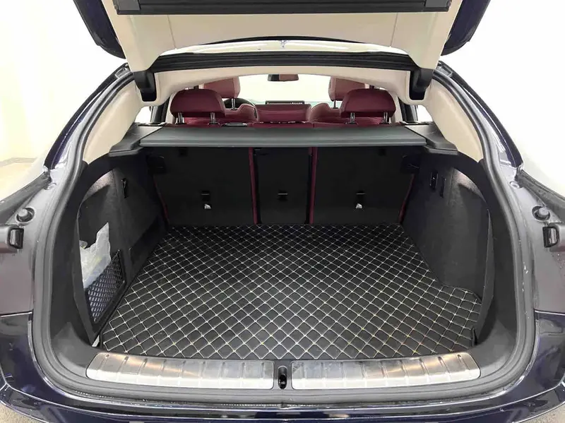 Vehicle photo 15
