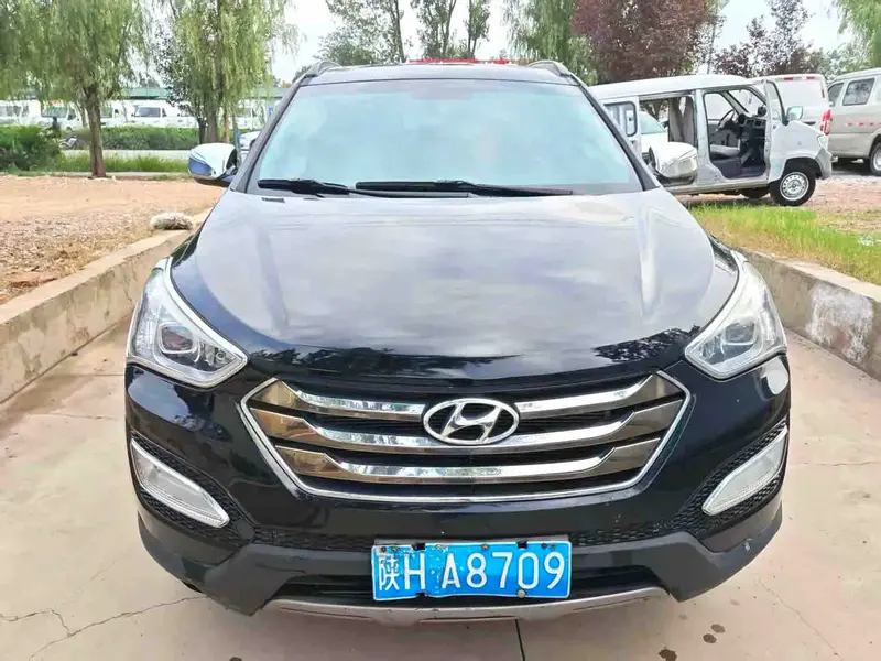 Vehicle photo 2