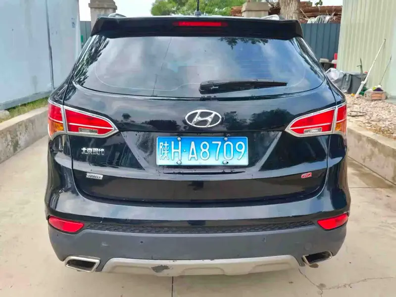 Vehicle photo 5