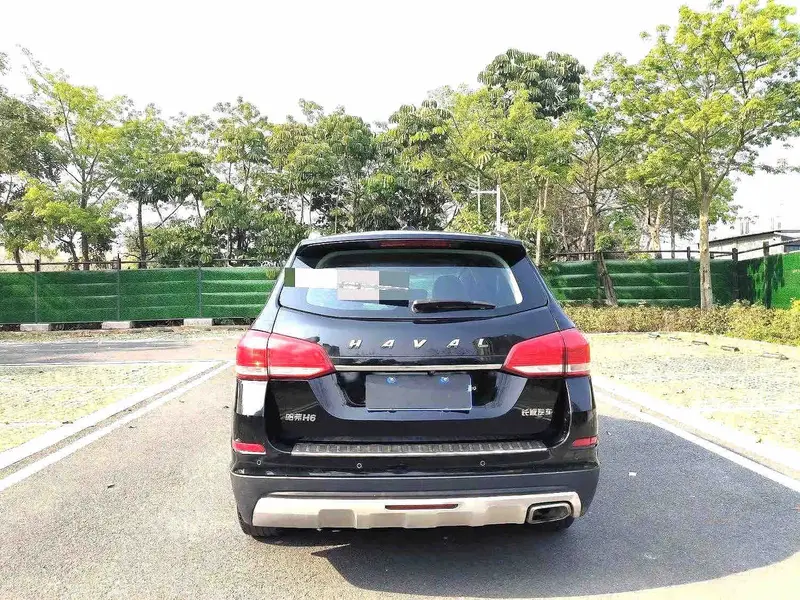 Vehicle photo 4
