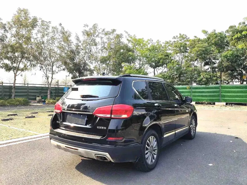 Vehicle photo 5