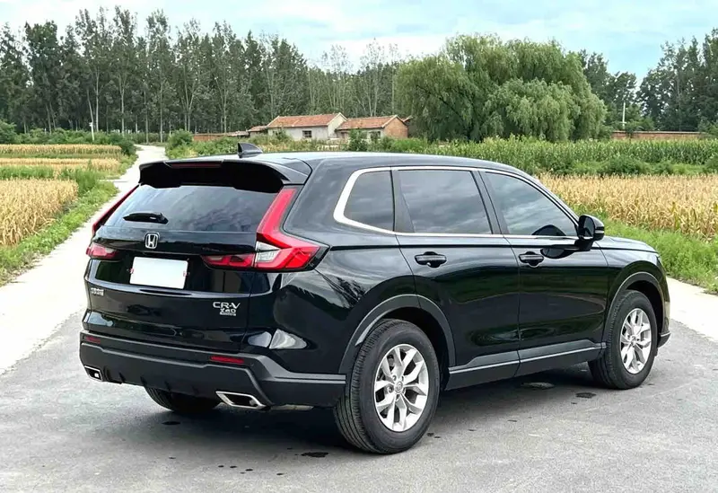 Vehicle photo 3