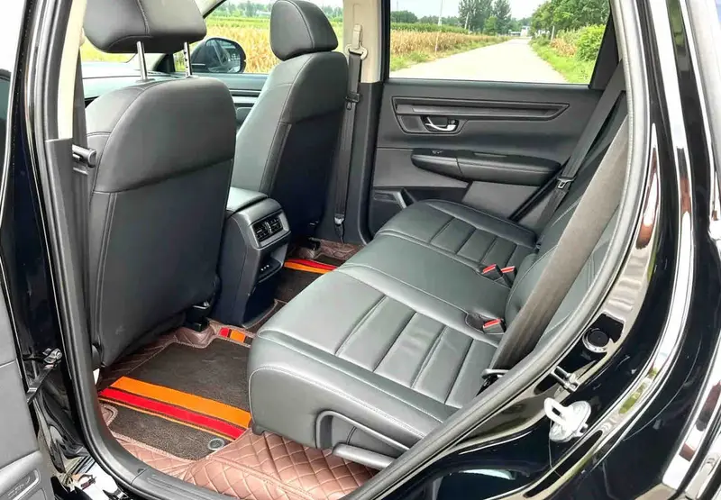Vehicle photo 7