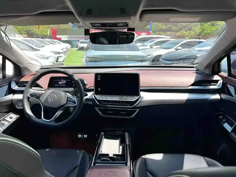 Vehicle photo 6