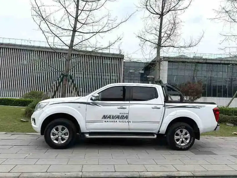 Vehicle photo 3