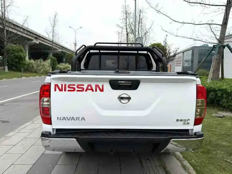 Vehicle photo 4