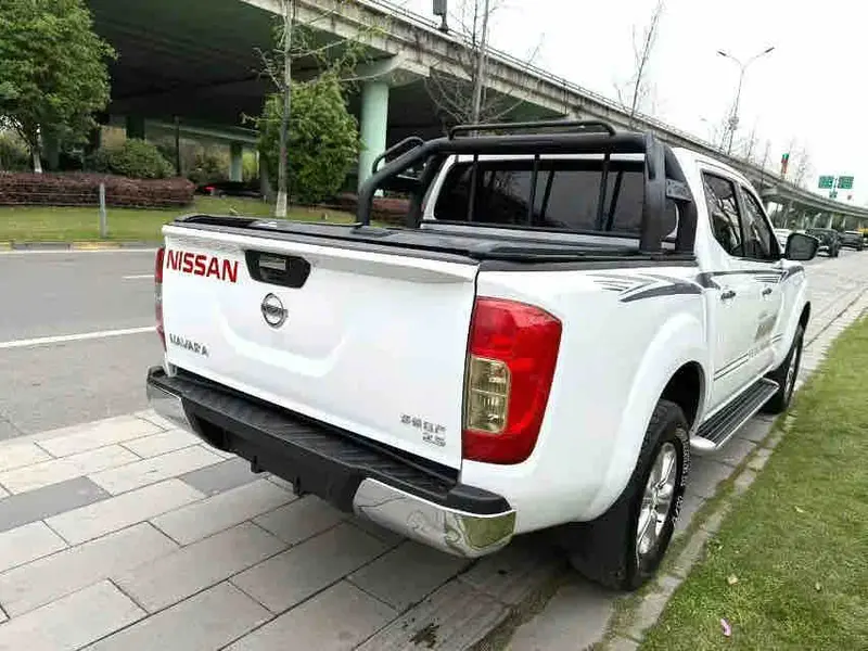 Vehicle photo 5