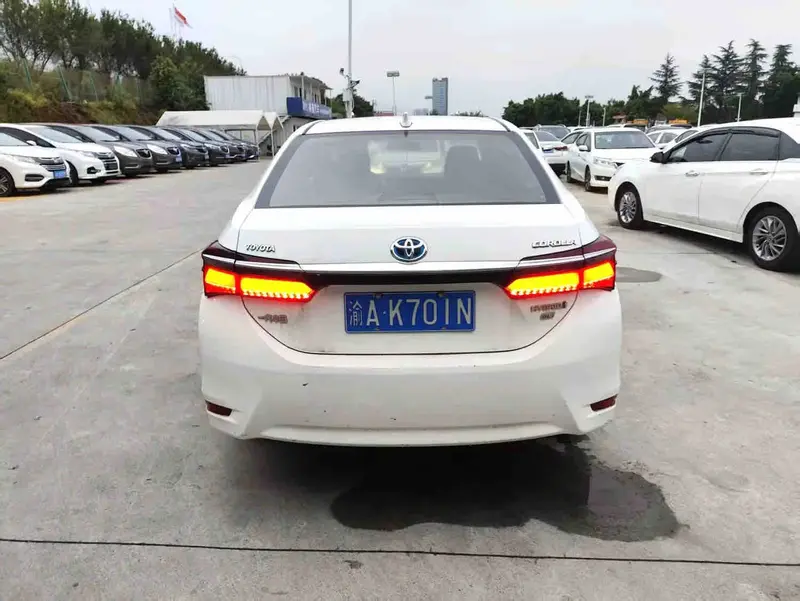 Vehicle photo 5