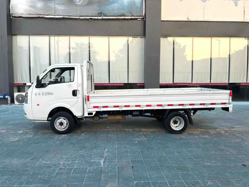 Vehicle photo 4