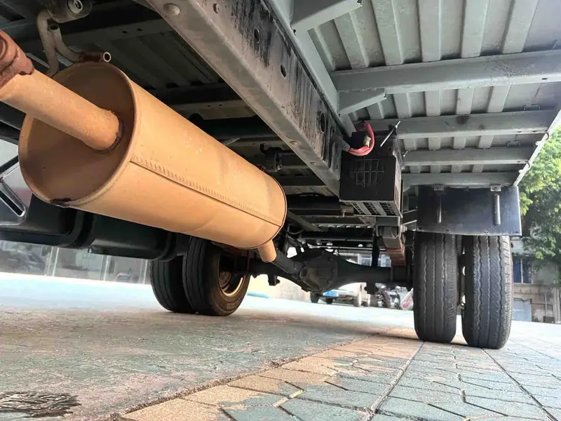 Vehicle photo 10