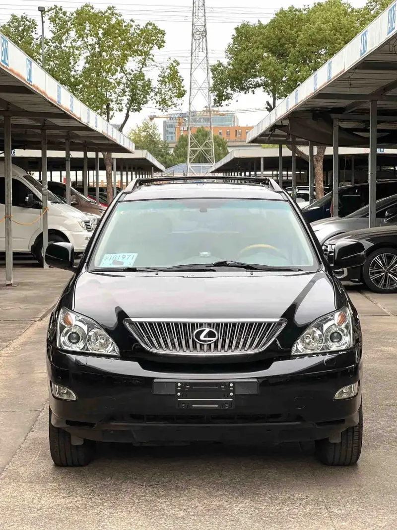 Vehicle photo 3