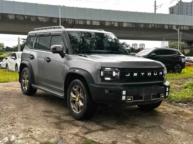 Vehicle photo 2
