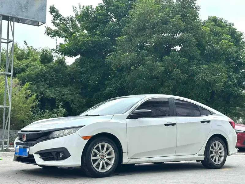 Vehicle photo 2