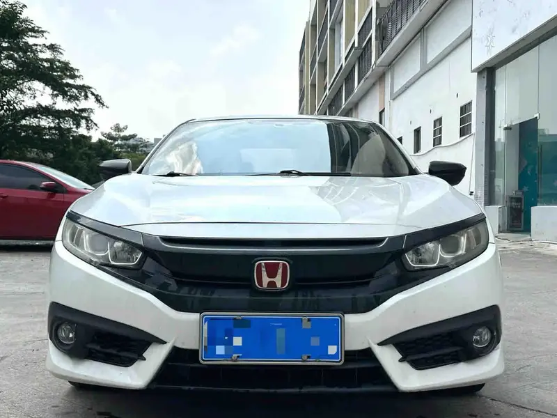 Vehicle photo 3