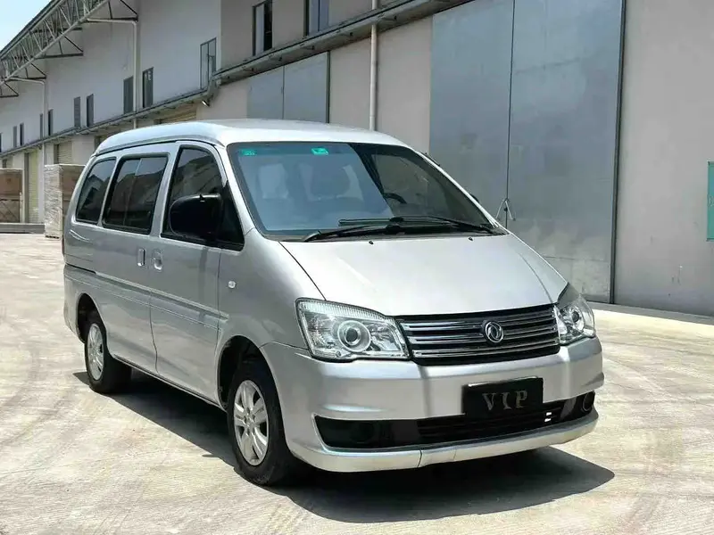 Vehicle photo 3