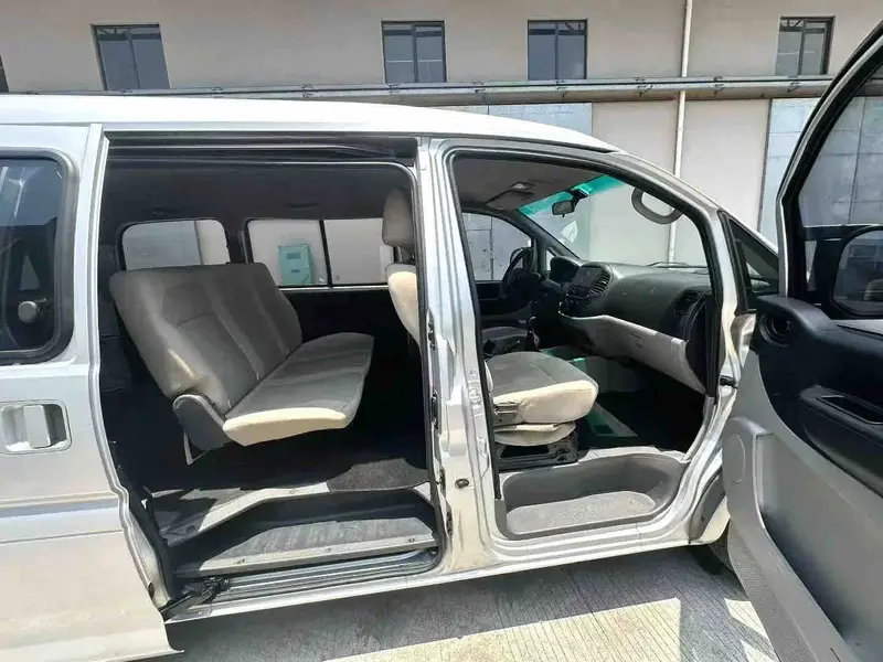 Vehicle photo 6