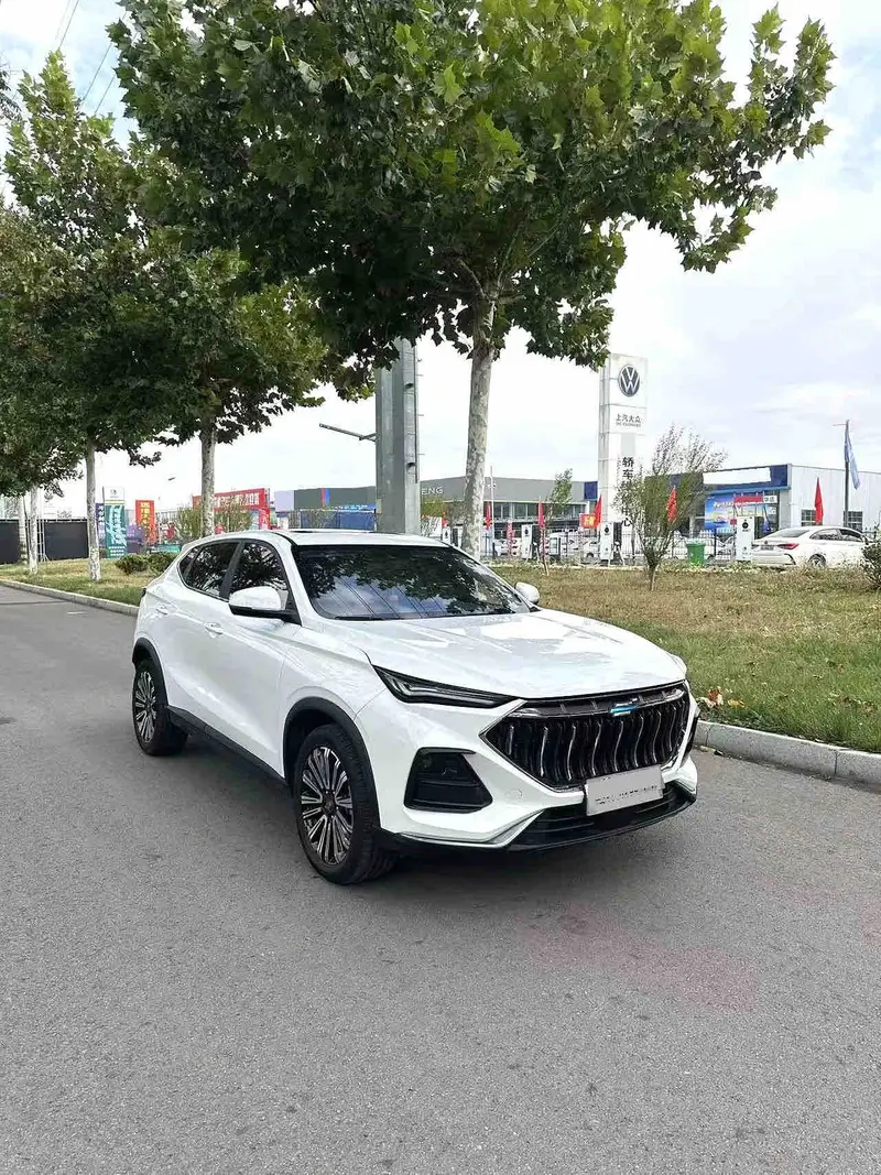 Vehicle photo 2