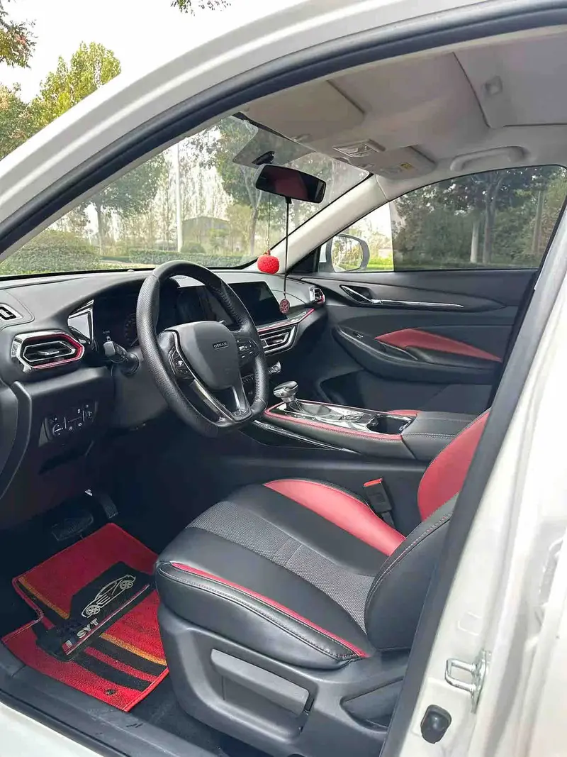 Vehicle photo 5
