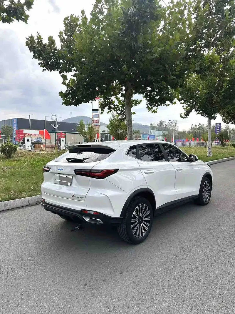 Vehicle photo 7