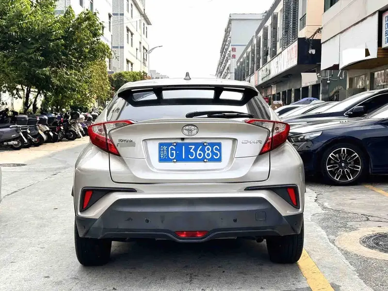 Vehicle photo 3